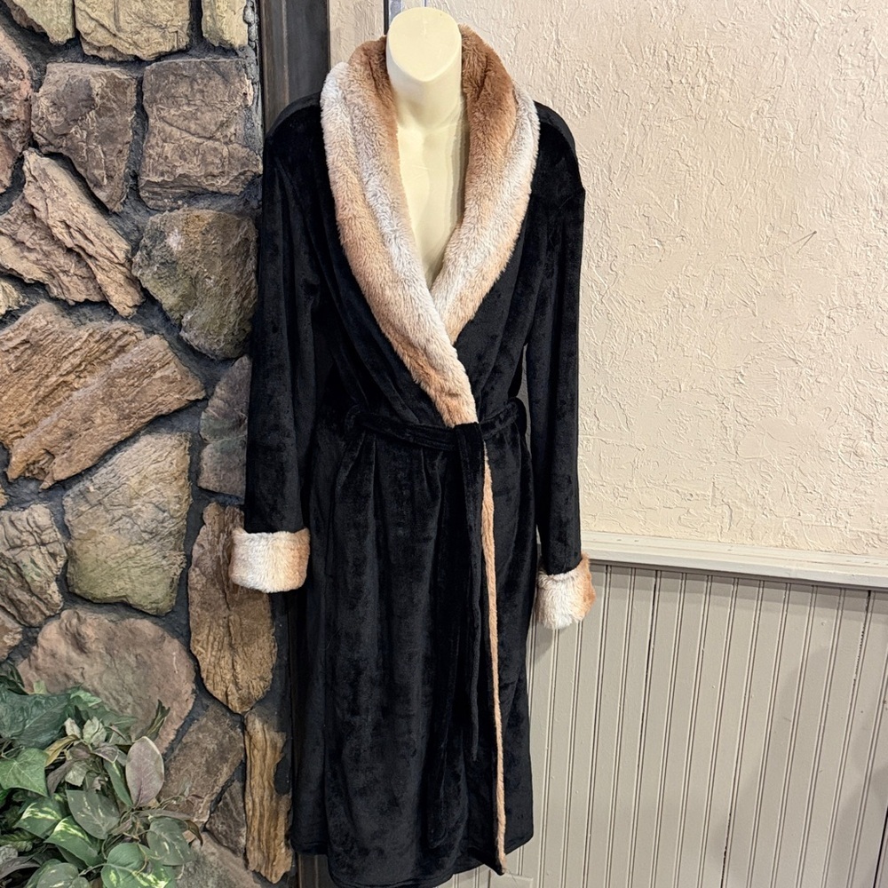 Secret Treasures Black Robe with Cream & Tan Faux-Fur Trim
